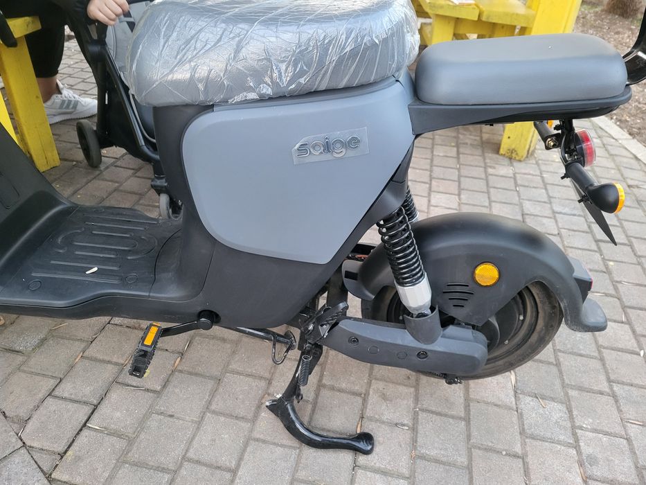 Scuter electric fara permis