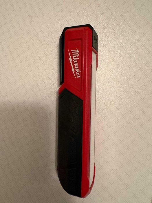 Lanternă de buzunar reîncărcabilă USB Milwaukee L4FL-301