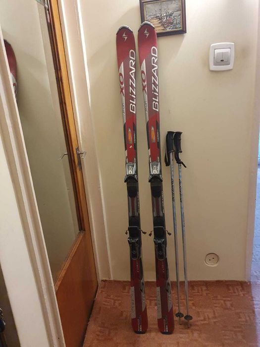 Clăpari. Schiuri de vanzare