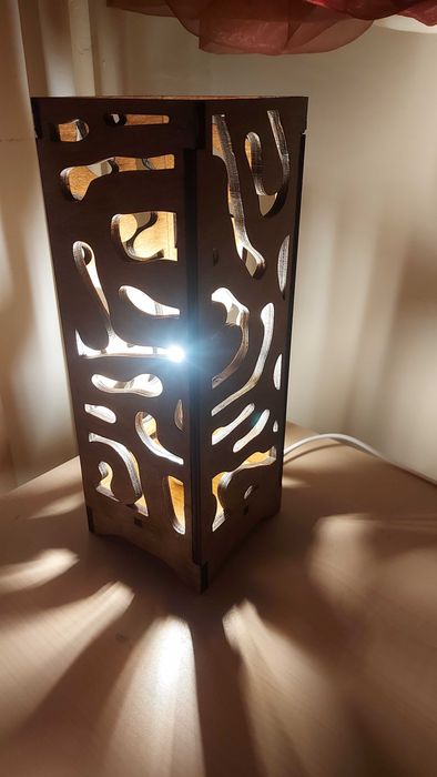 Занаядчийска нощна лампа