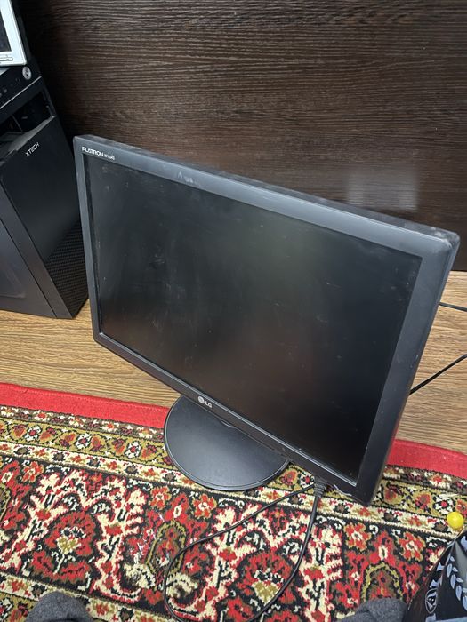 Lg monitor sotiladi