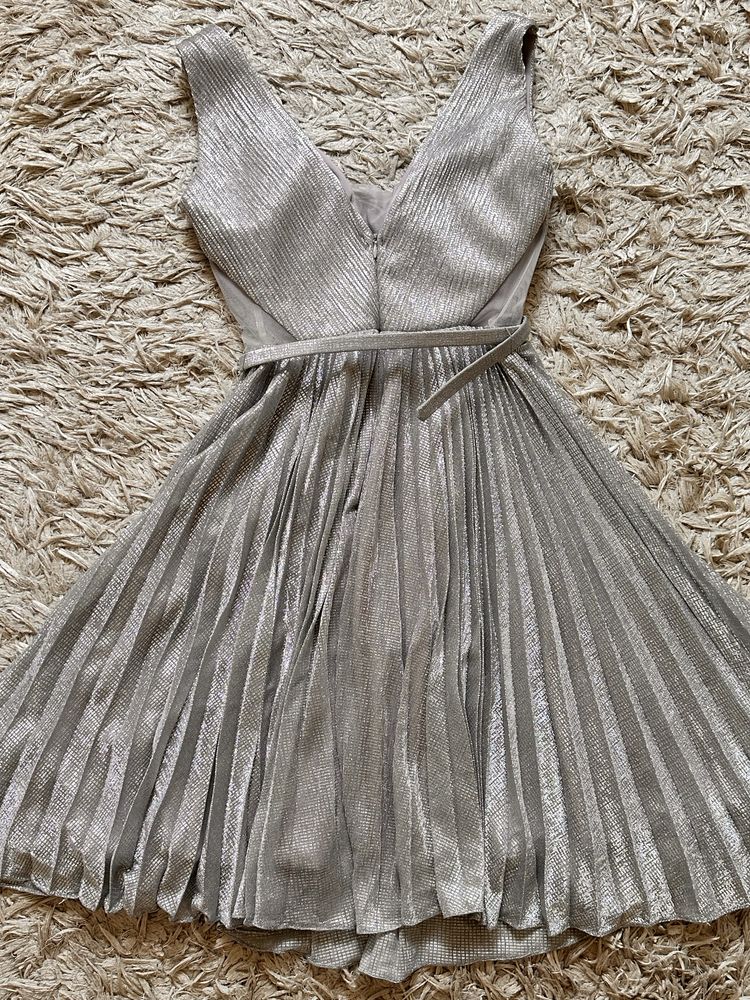 Rochie pt evenimente, curea in talie, Argintie, Marime 36, Noua