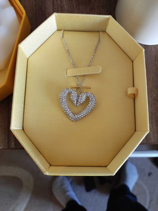Дамско Кулие Сваровски чисто ново Swarovski