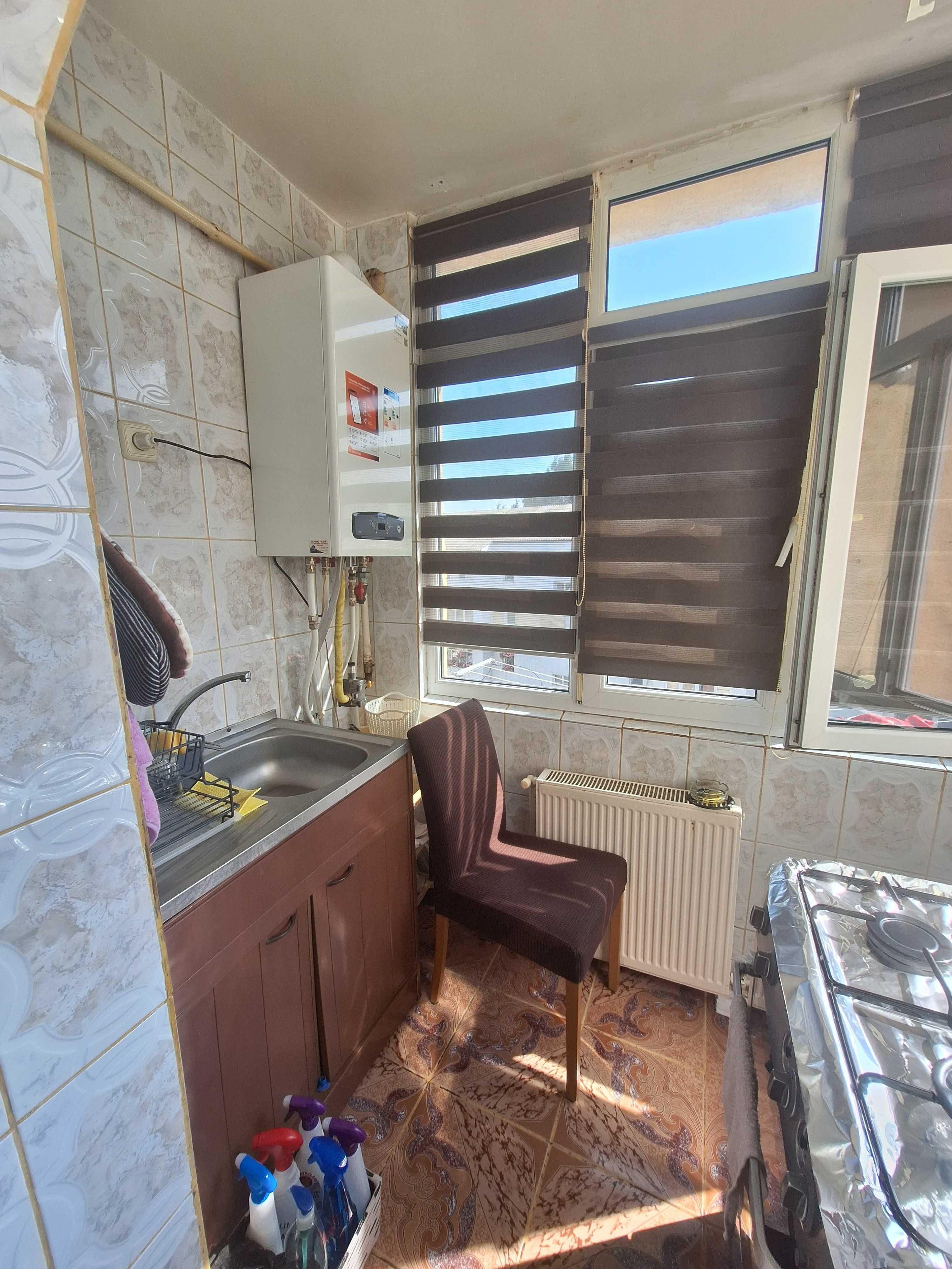Apartament cu 2 camere partial mobilat