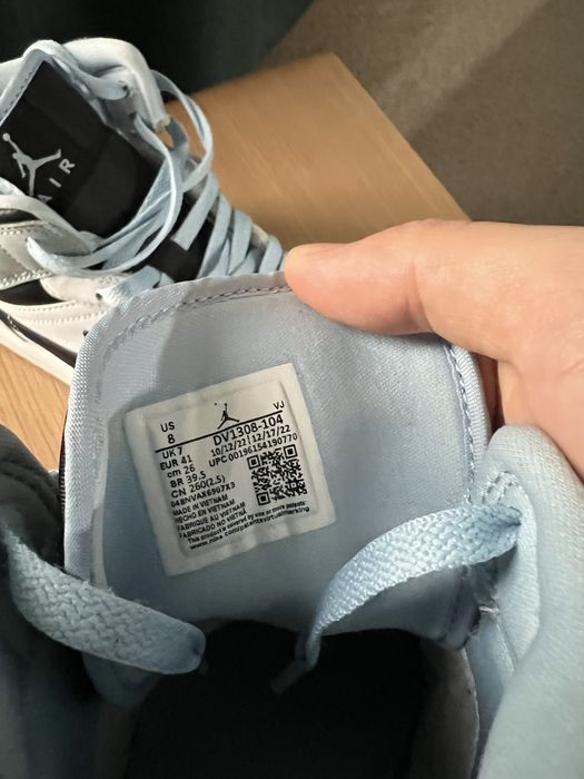 Nike Air Jordan 1 Mid SE