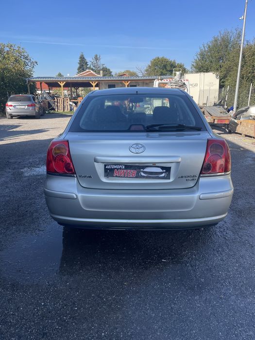 Тойота авенсис