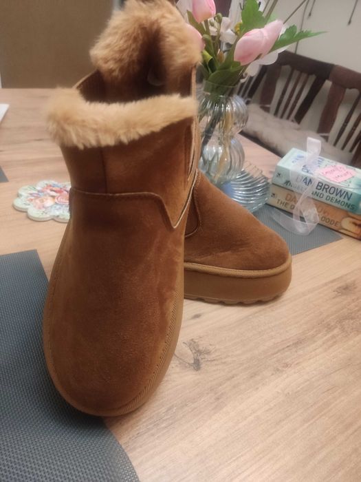 Топли боти, 38 номер