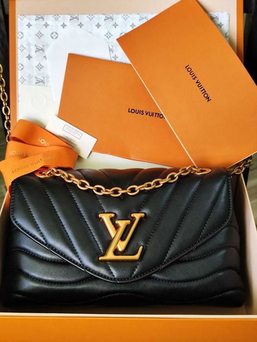 Louis Vuitton Черна Кожена Дамска Чанта от гладка телешка кожа