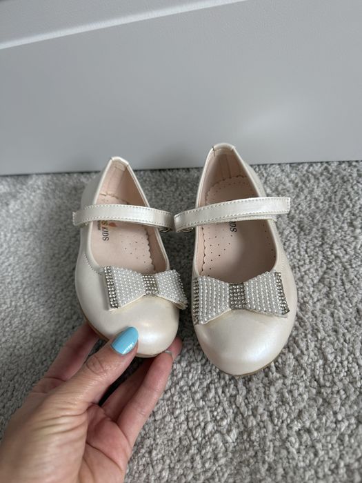 Petite fleur обувки 27 размер носени веднъж за час