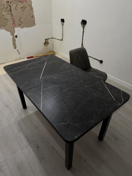 Продам стол в хорошем состоянии