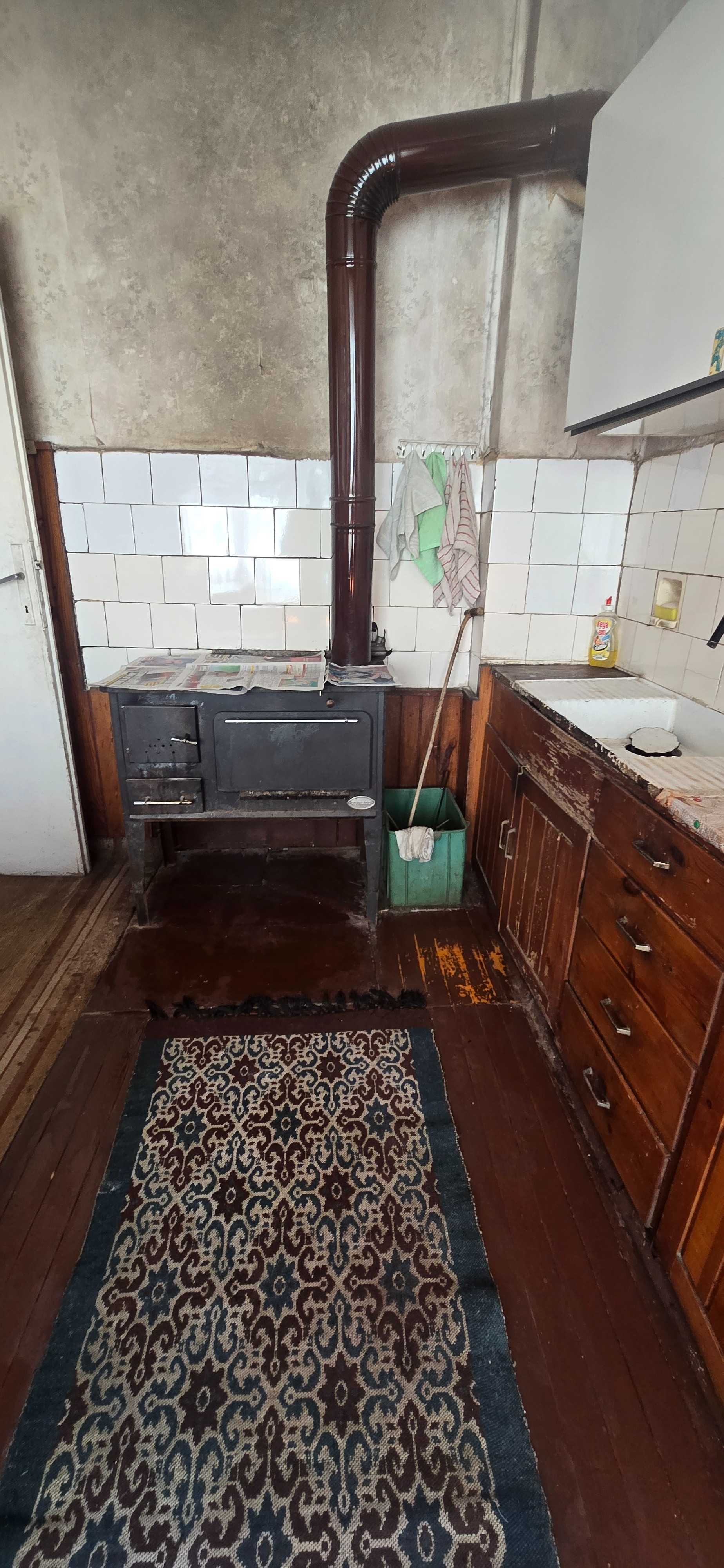 Продавам къща в с.Студена, обл.Перник