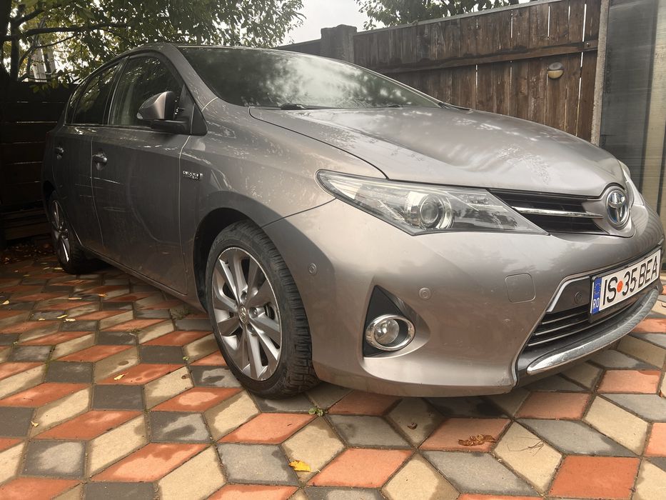 Vand Toyota Auris Hybrid