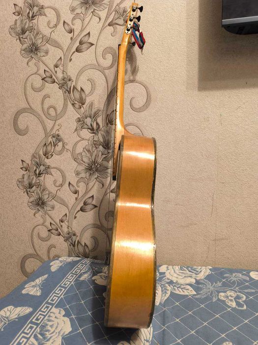 Продается гитара классическая 4/4 советская