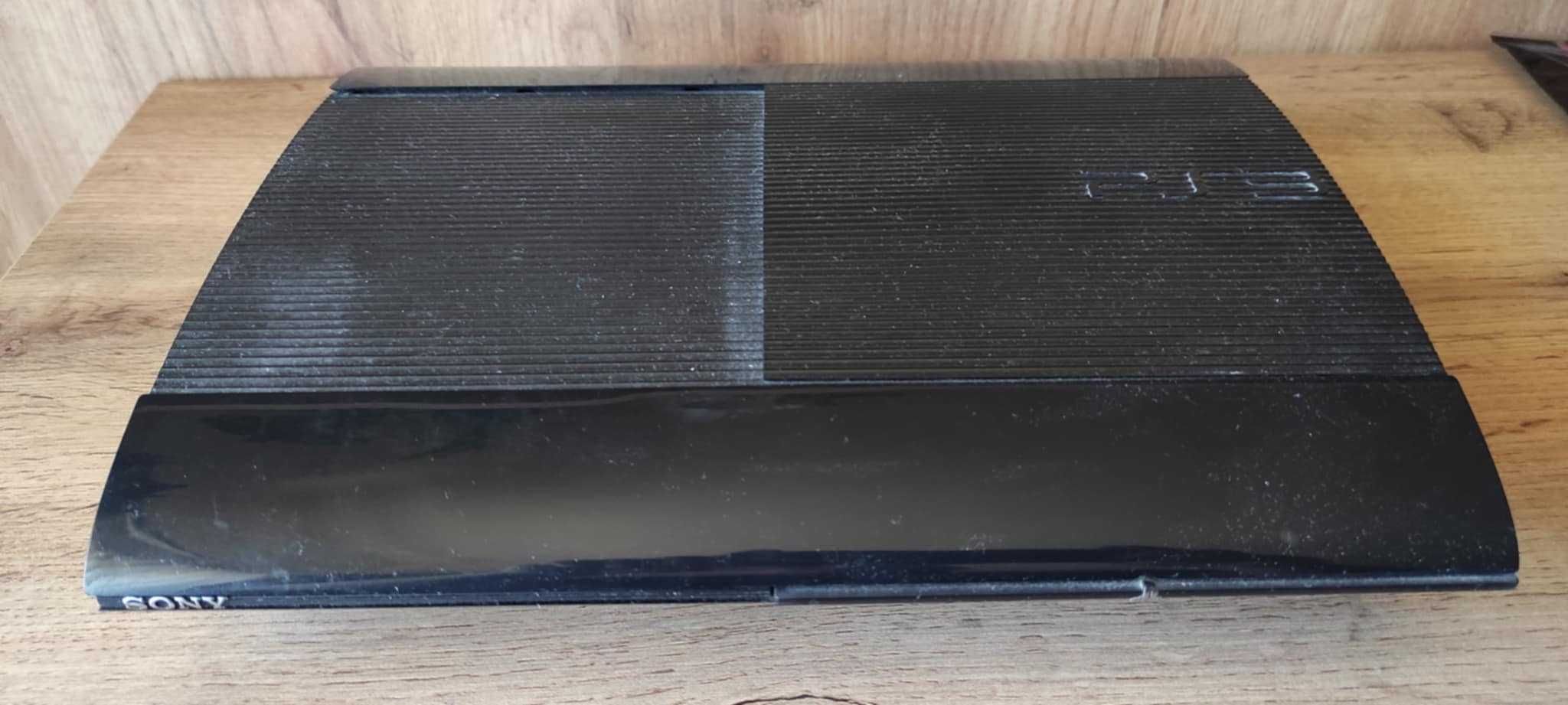 Vand Ps3 si 10 jocuri