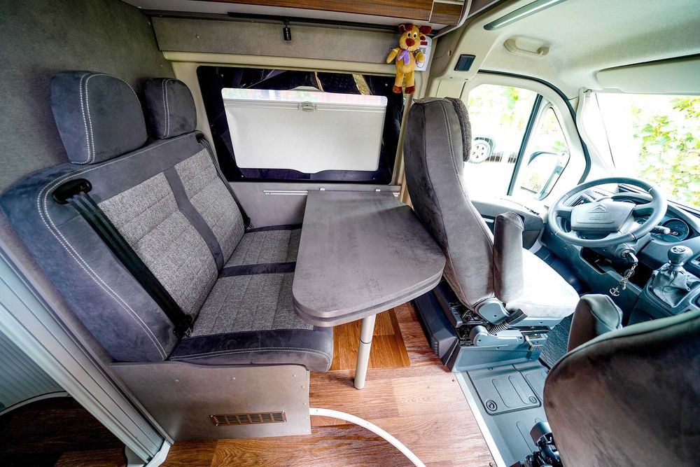 Pössl Summit Shine 600 R Plus Off-Grid