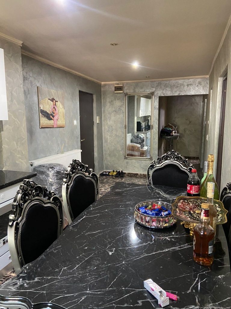 Închiriez apartament