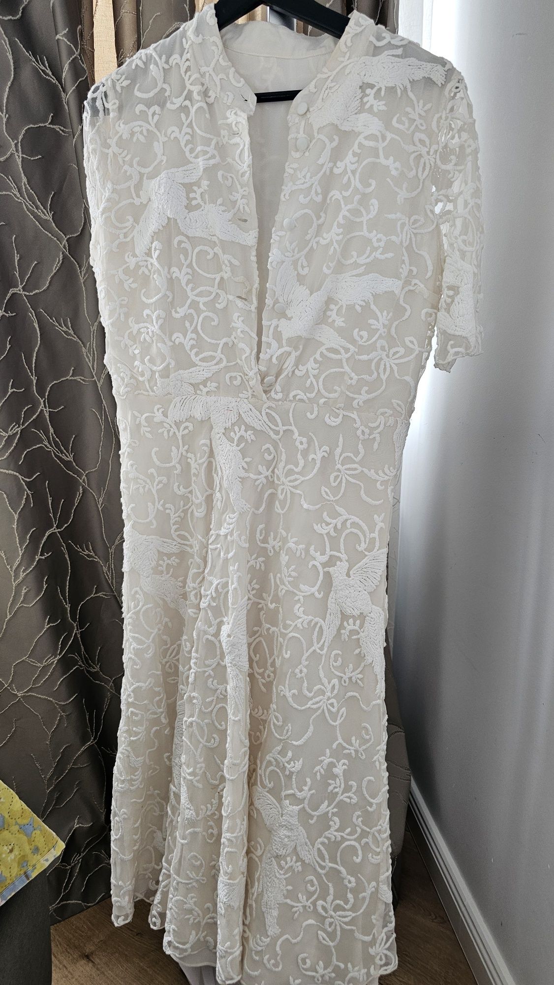 Rochie matase si broderie manula