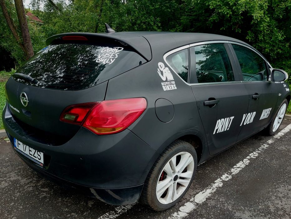 Opel Astra J .2.0 Diesel ,Automata 165CP , piele , navi , camera 2011