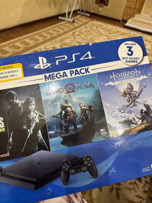 Продам playstation 4 slim в отличном состоянии