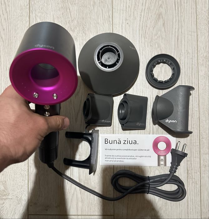 Feonul Dyson cu 5 Accesorii