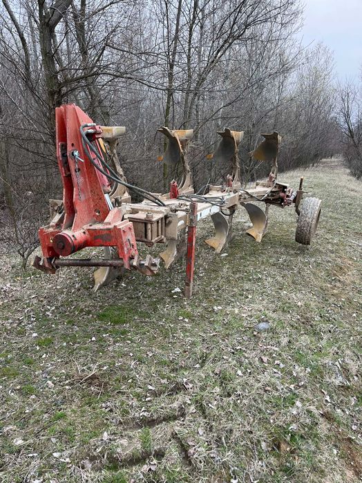 Обръщателен плуг Goizin 5-корпусен с хидравлична защита