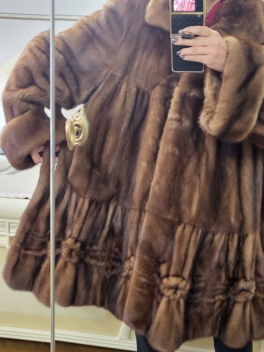 Vand haina de blana de vizon