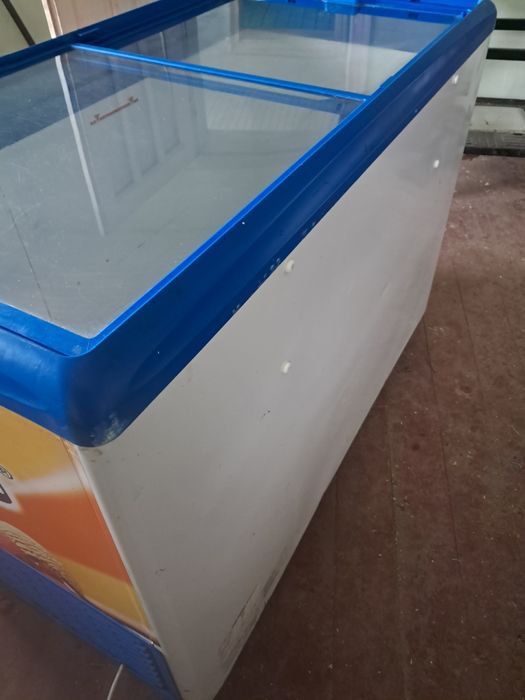 Lada frigorifica cu sticla 300l