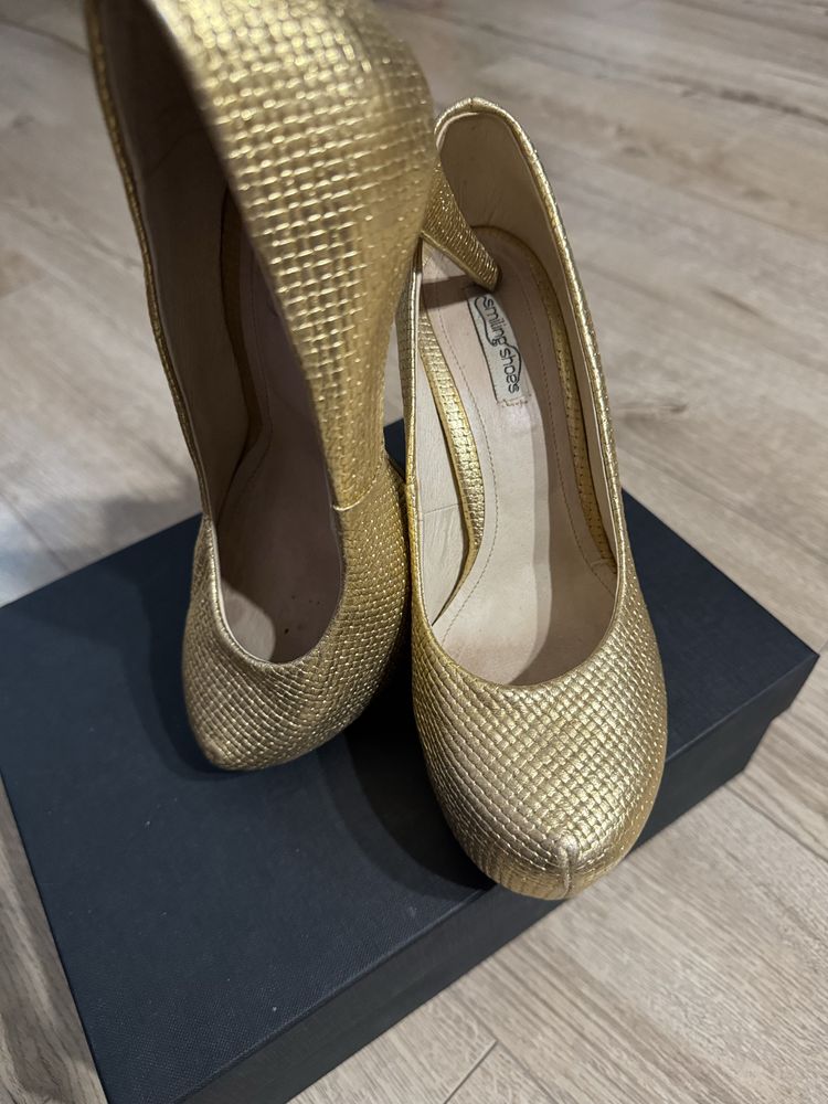 Pantofi aurii, 36, Smiling Shoes
