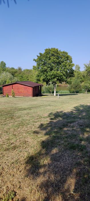 Teren cu vedere la lac