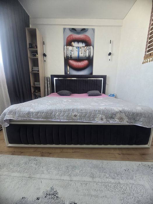 Продам двухспальную кровать 180*200