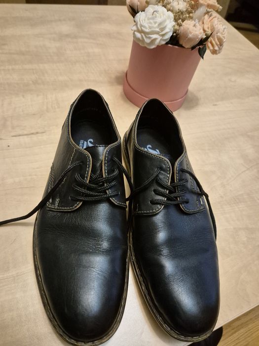 Vand pantofi eleganti mărimea 40