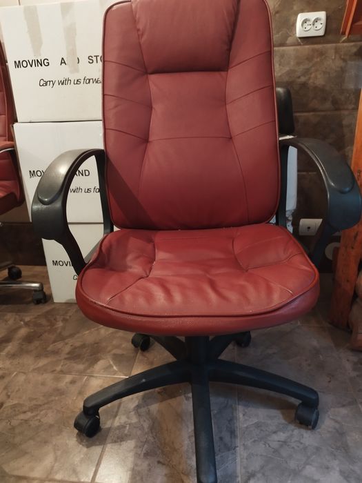 Scaune tapițate pentru cabinete medicale sau birouri