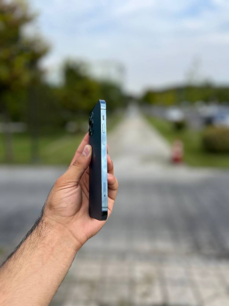 Iphone 12 Pro. Srochna sotiladi