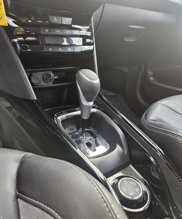Peugeot 2008 1.2 110 cai automat