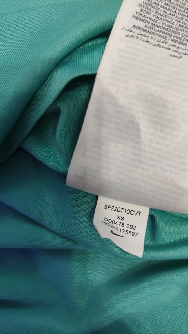 Дамска фланелка Nike XS в отлично състояние