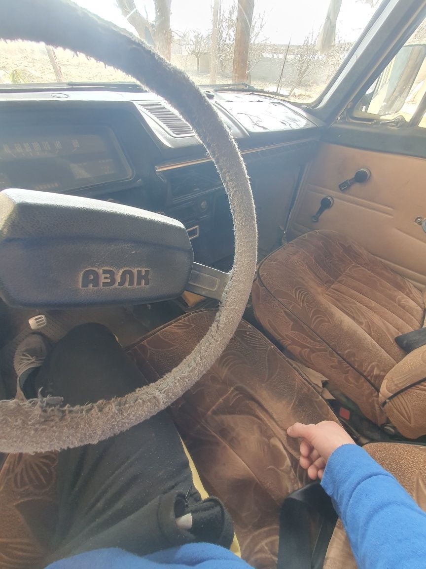 Moskvich 412 xolati yaxshi