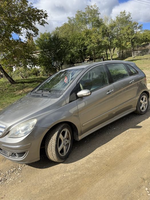 Vand Mercedes B200
