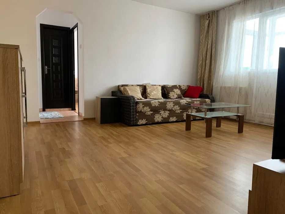 Închiriez apartament 2 camere, etaj 3/4, zona M4