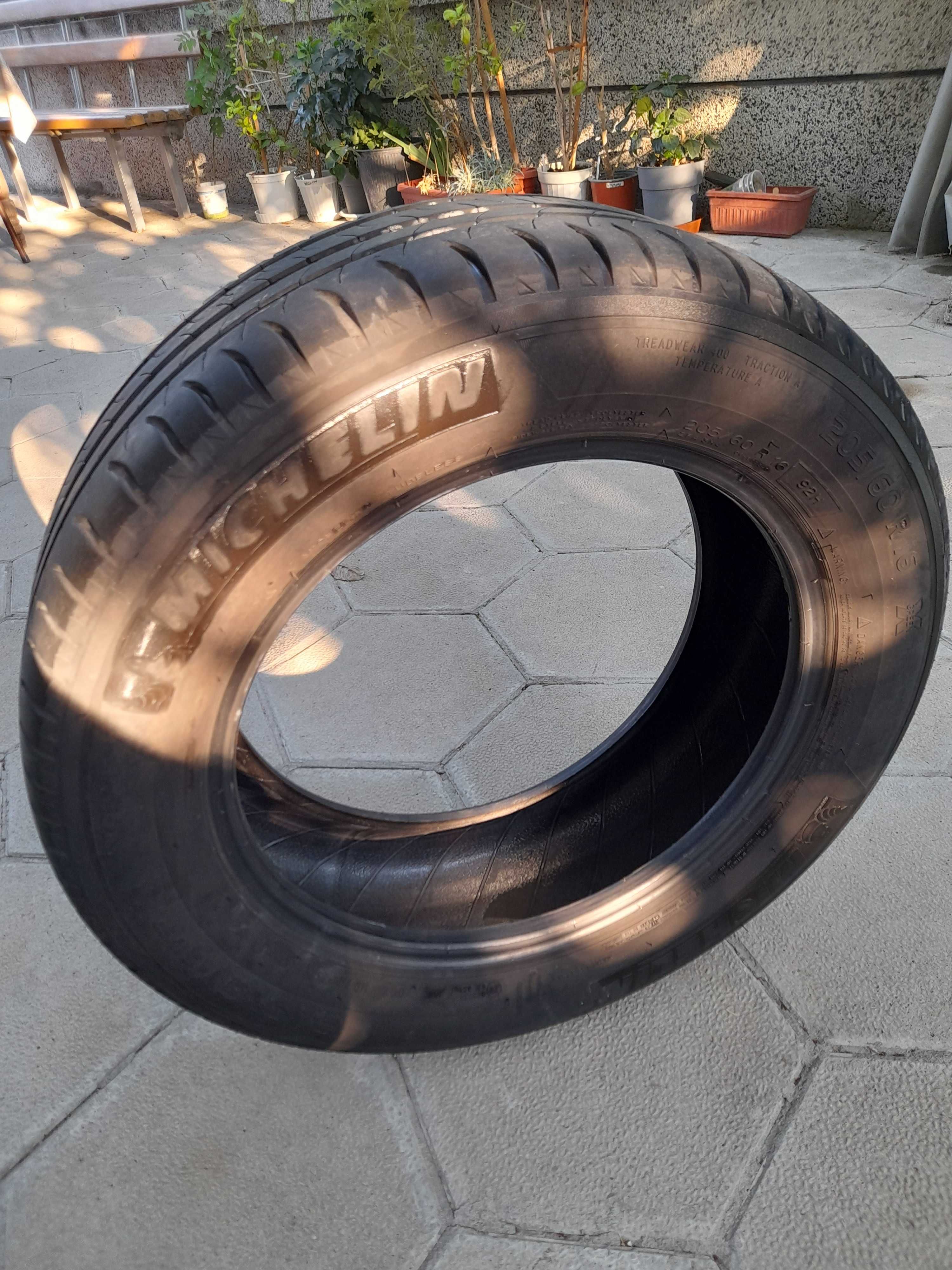 Michelin  205 60 16