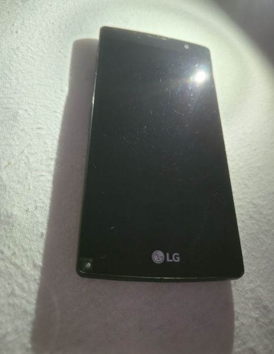 Vand un lg g4c cu 4gb memorie