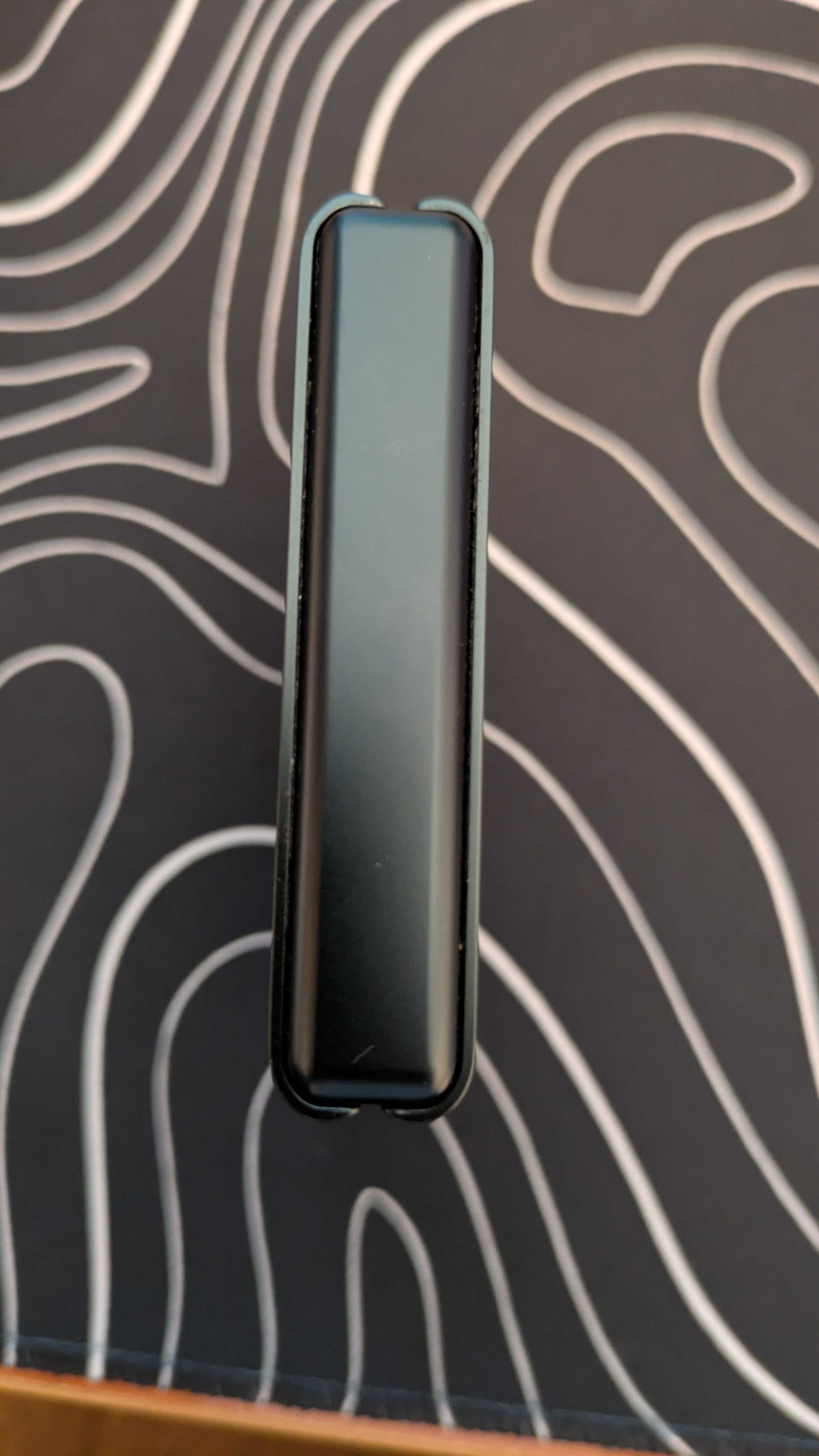 Продавам Motorola RAZR 40