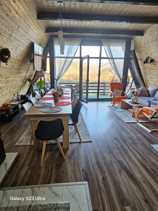 Cabana Apuseni Forest ocupata de revelion,libera de craciun