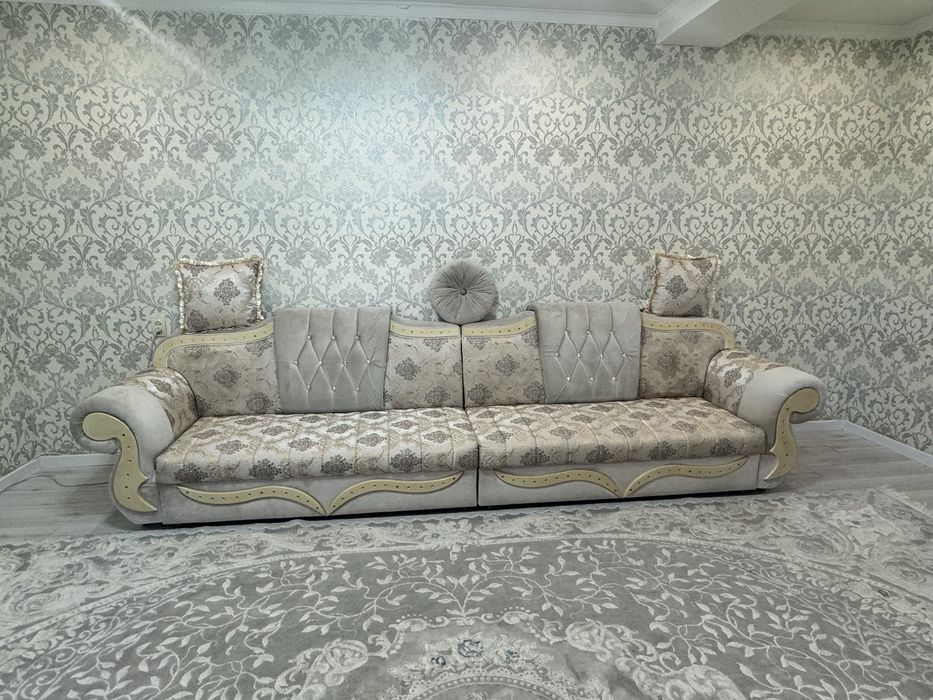 Продаётся диван в хорошем состояние