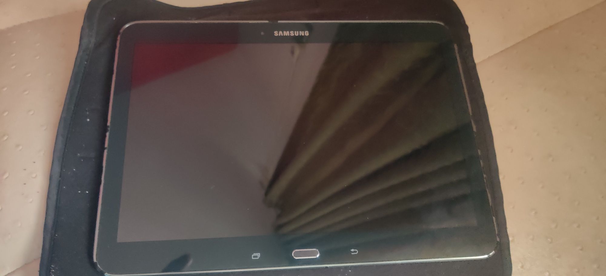 Vand  Samsung tab4 10 inch  16 GB stare buna