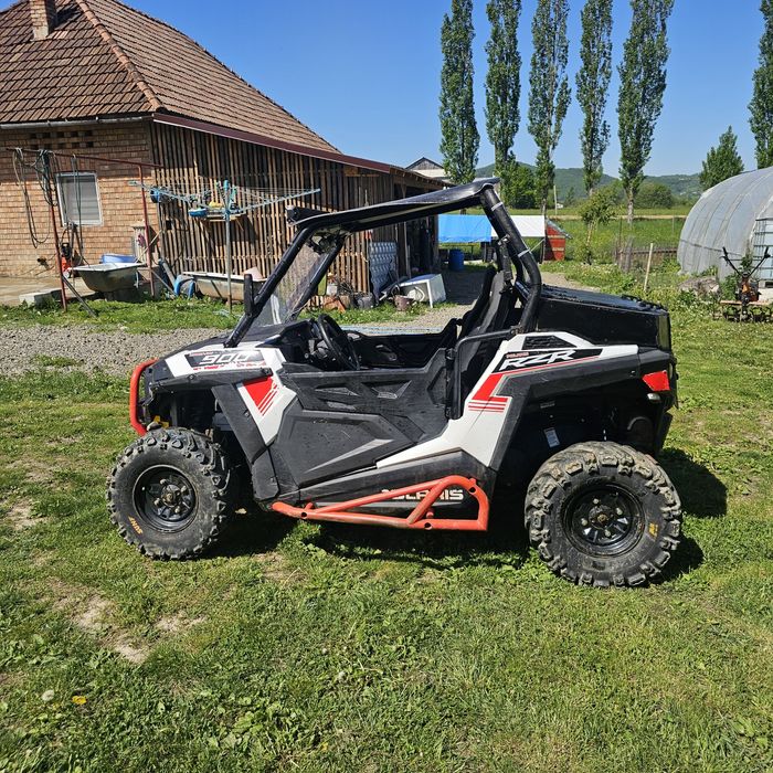 Vând polaris rzr900