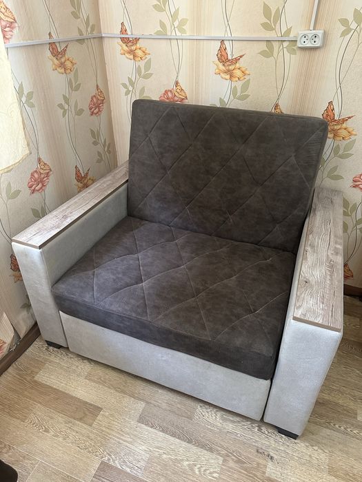 Кресло книжка диван огромное