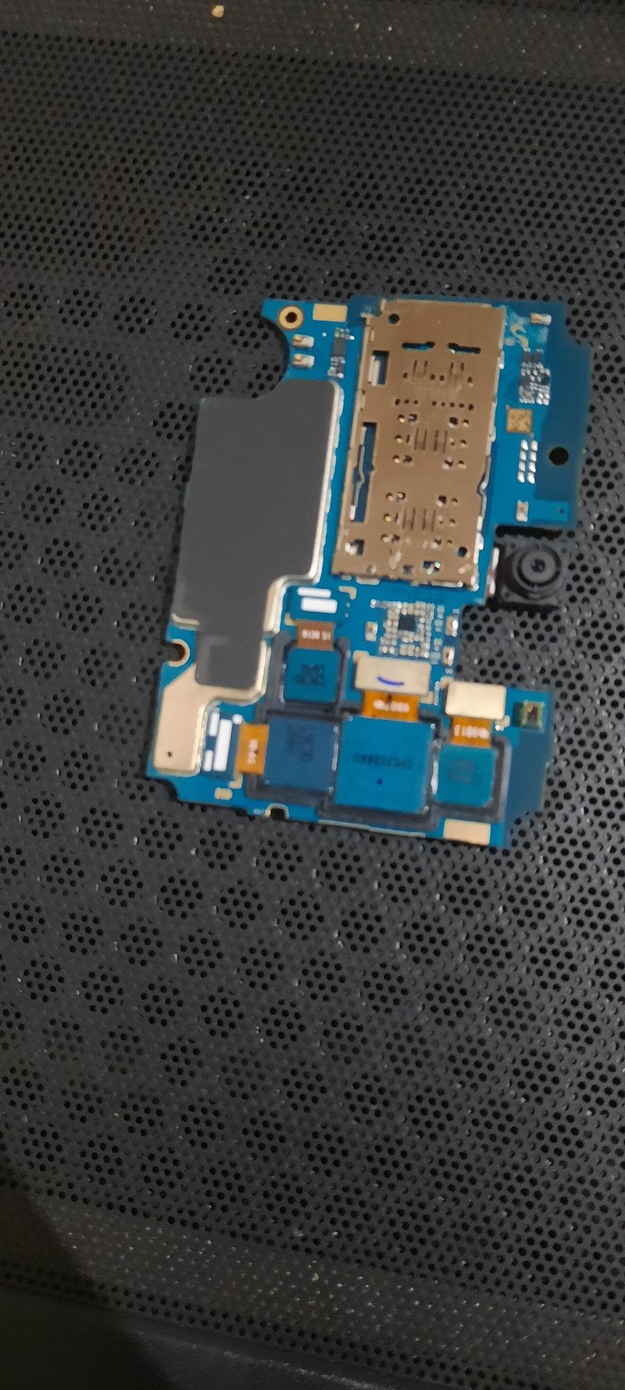 Plata satiladi samsung galaxy A51 4/64 toza plata