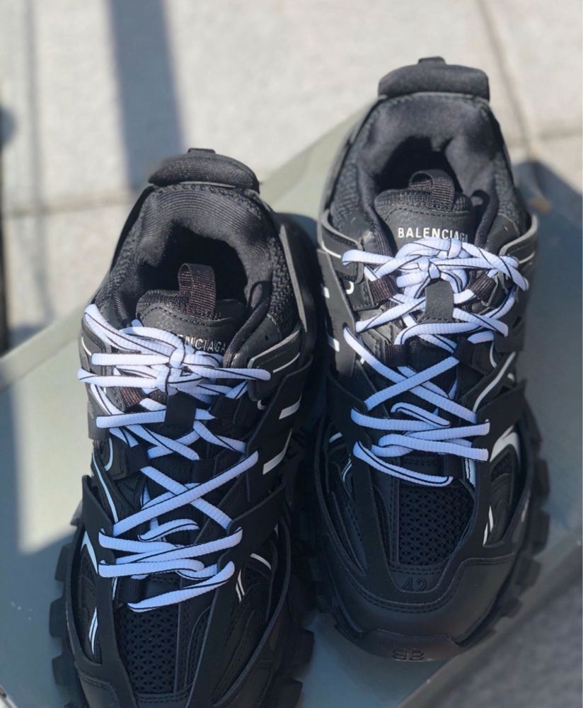 Balenciaga track