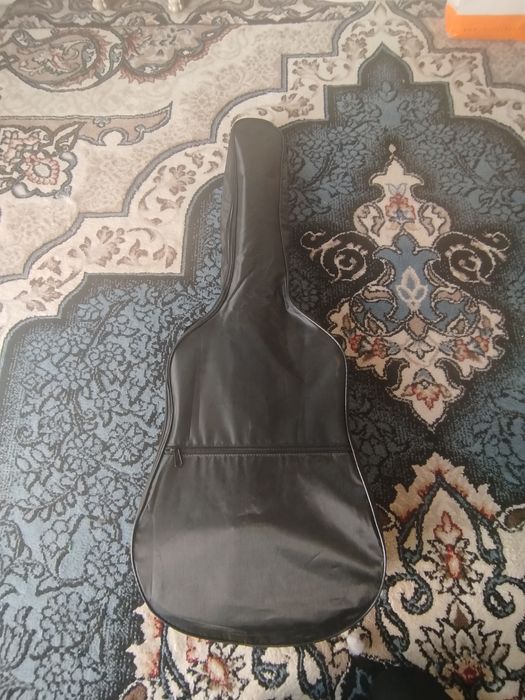 Gitara musiqiy  instrument