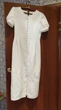 Белое нарядное платье